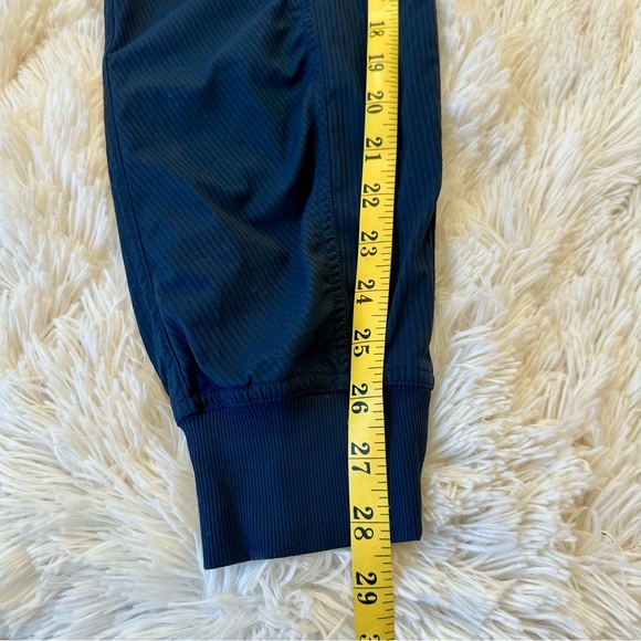 Lululemon Dance Studio Mid-Rise Navy Blue Women’s Jogger Pants Size: 6 - Picture 5 of 6